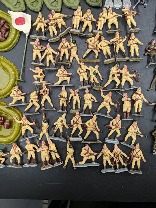 VINTAGE 1963 SANDS OF IWO JIMA MINIATURE PLAYSET BY LOUIS MARX  TOY HONG KONG