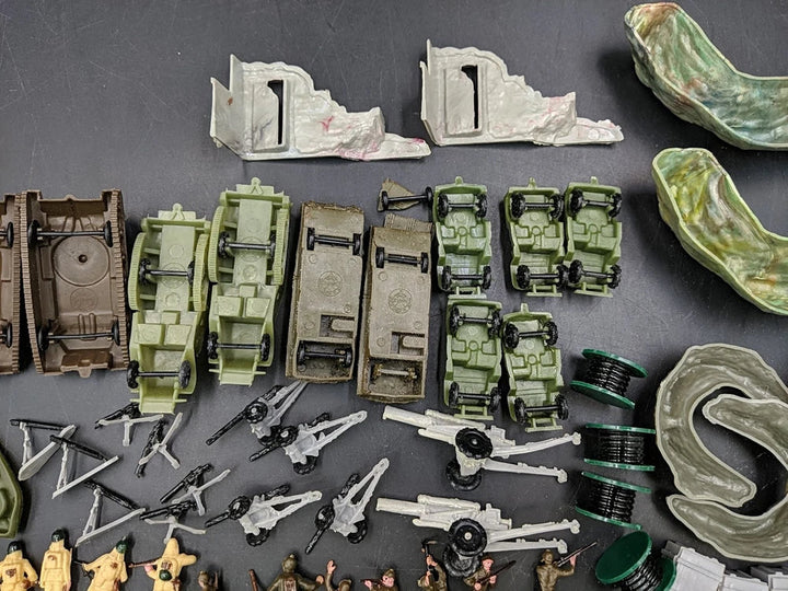 VINTAGE 1963 SANDS OF IWO JIMA MINIATURE PLAYSET BY LOUIS MARX  TOY HONG KONG