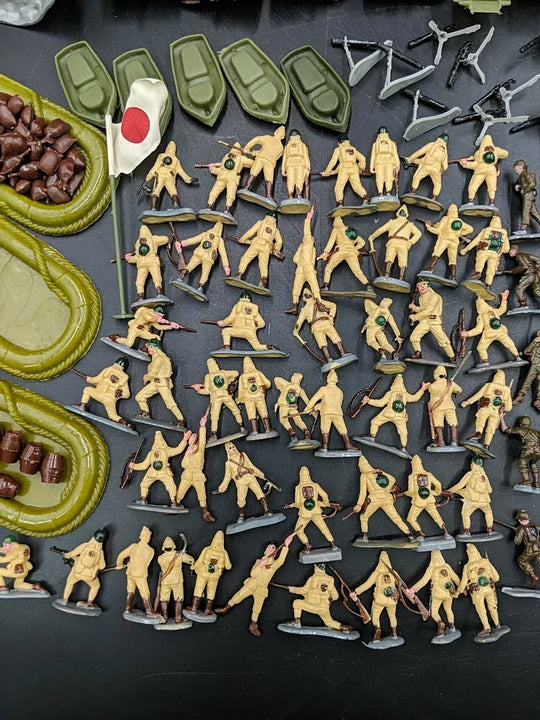 VINTAGE 1963 SANDS OF IWO JIMA MINIATURE PLAYSET BY LOUIS MARX  TOY HONG KONG